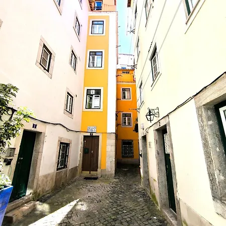 Alfama Center