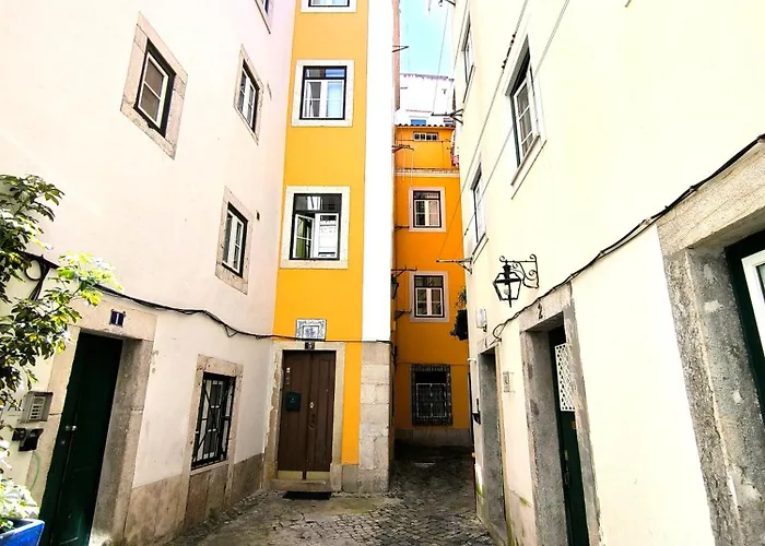 Alfama Center